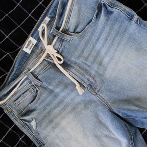 Kensie Vintage-luxe High-rise Stovepipe Jean (w/robe belt.) Size 10/30.